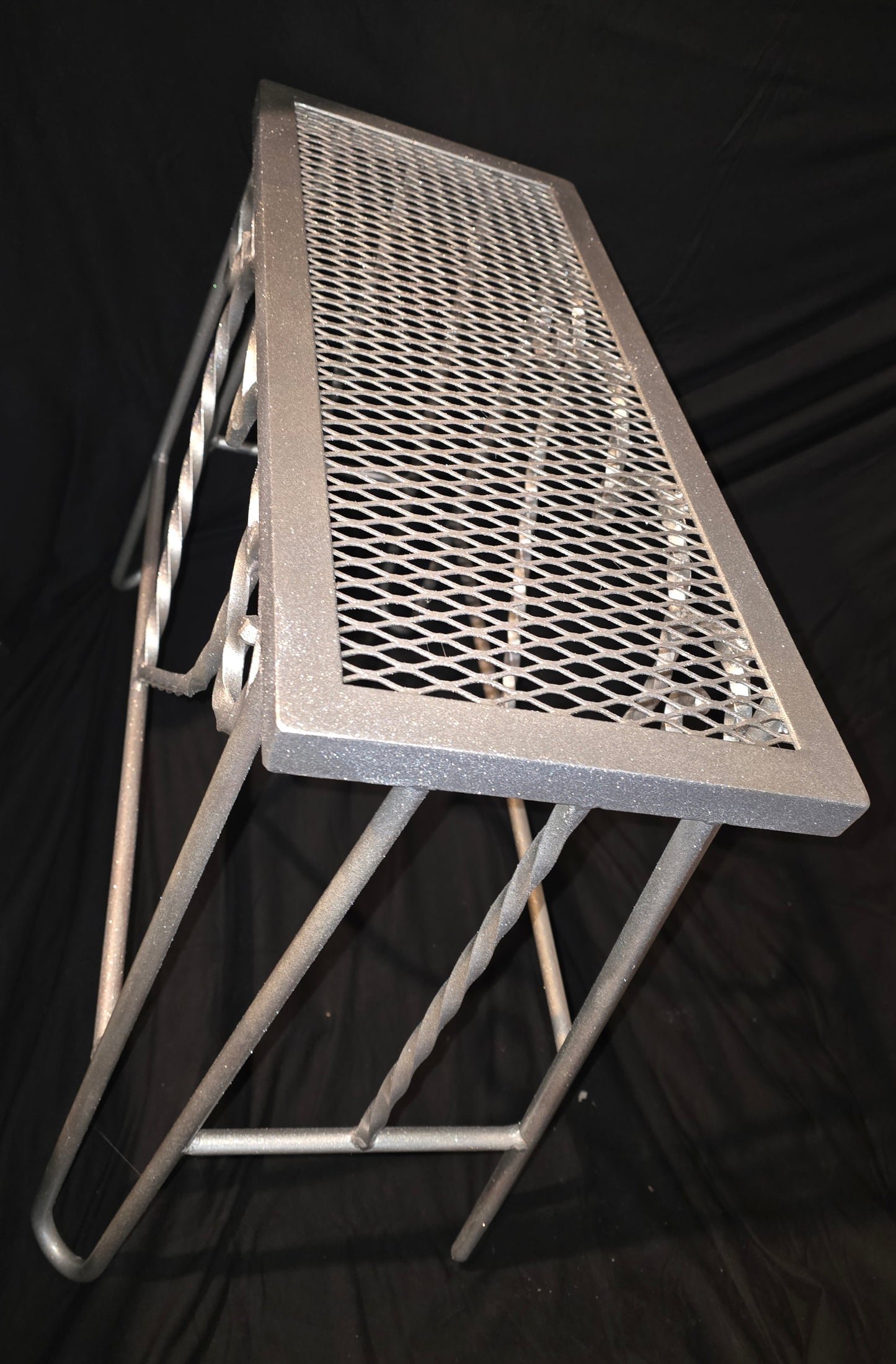Twisted Hearts Stand/Little Table